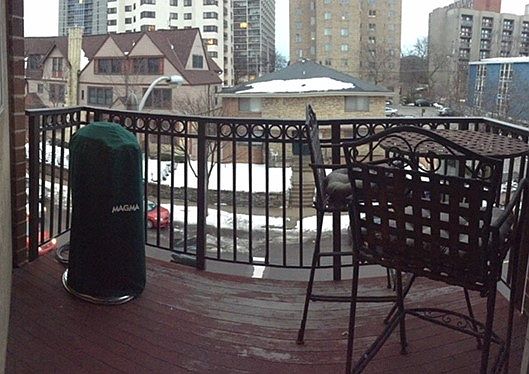 3rd image of 1619 N Farwell Ave APT 202