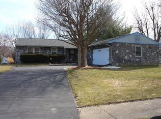 709 Meadowview Ln, Greenwood, IN