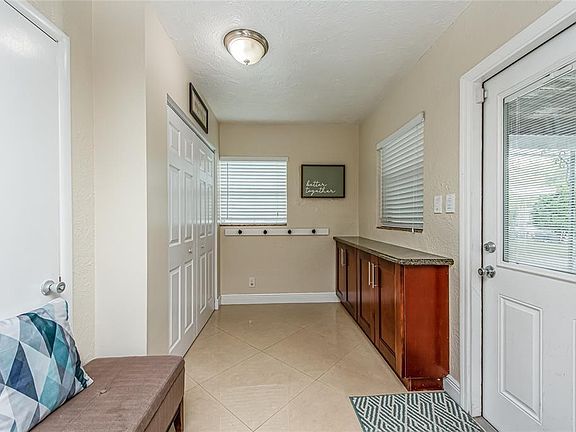 3rd image of 4118 W Fig St