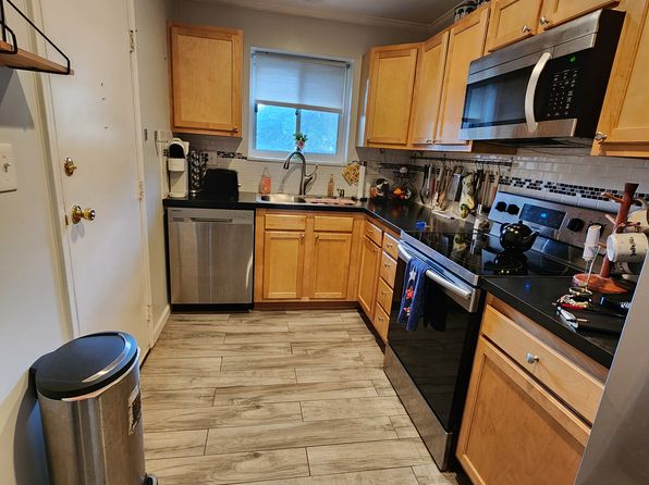 2450 East Ave APT F