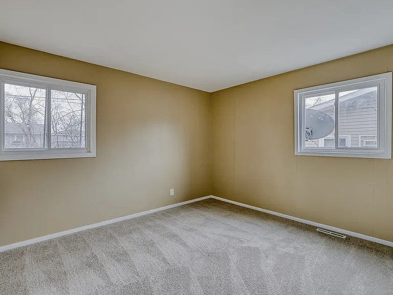 17 S Bartlett Rd — Photo 6