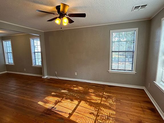 5th image of 1707 NW Oak Ave