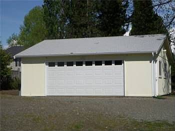 2nd image of 7523 Lakewood Dr W