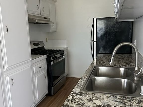 3rd image of 12738 Mitchell Ave APT 3