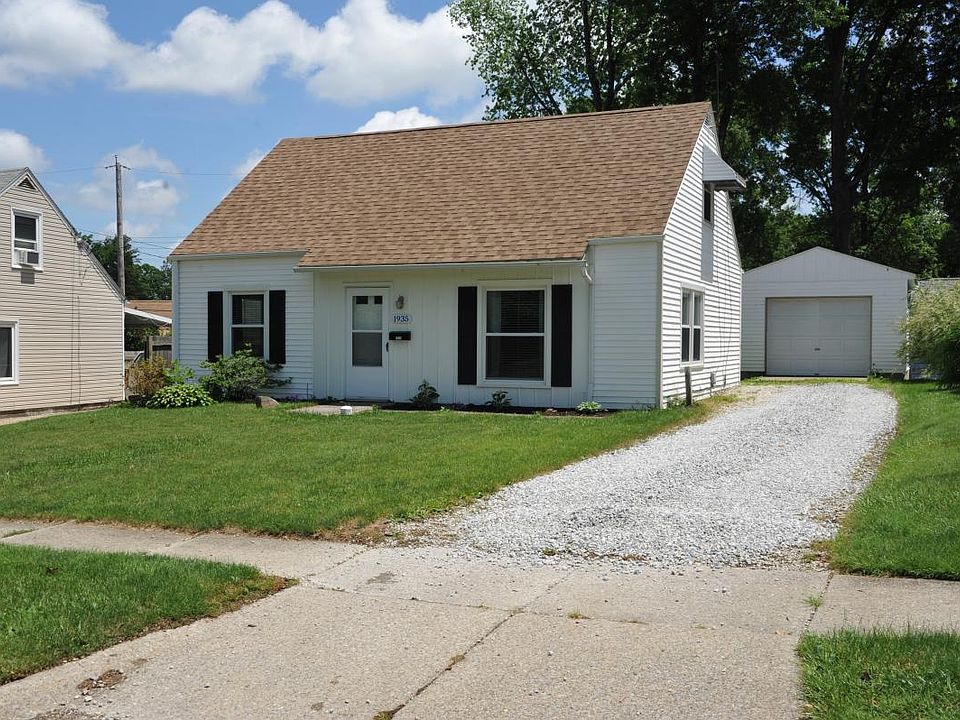 1st image of 1935 Searl St