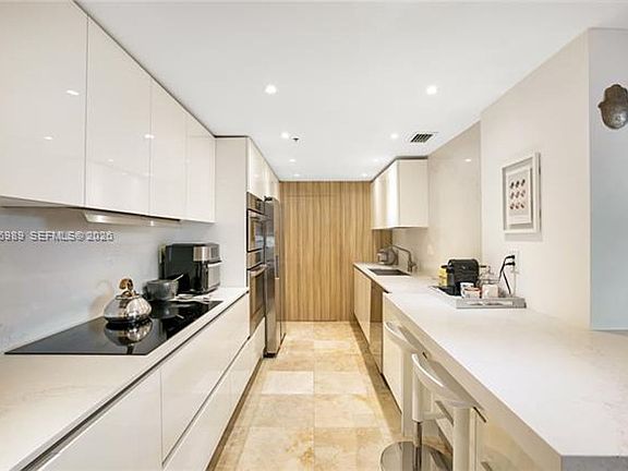 3rd image of 701 Brickell Key Blvd #Cu-512