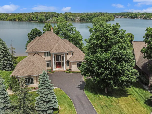 5961 Hartford Way, Brighton, MI 48116