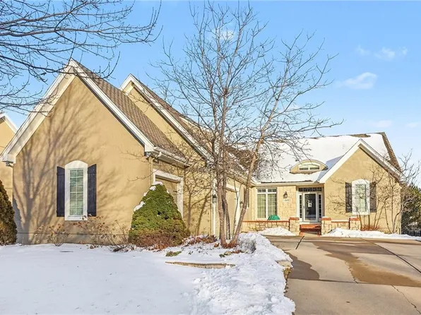 15605 Pawnee St, Overland Park, KS 66224