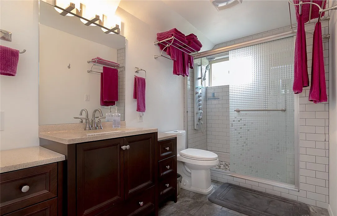 2 bed, 1000 sqft, $2,050 — Photo 3