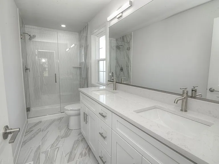 214 N Walnut St — Photo 52