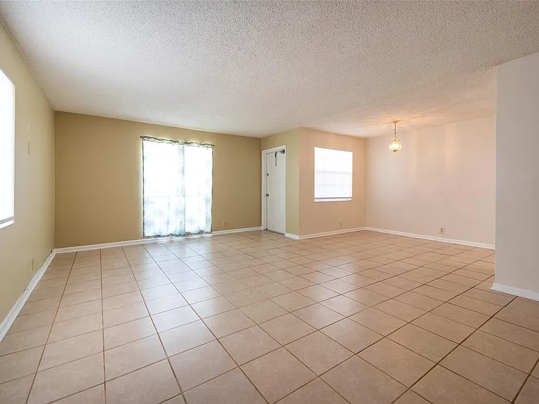 930 Mandarin Isle — Photo 10