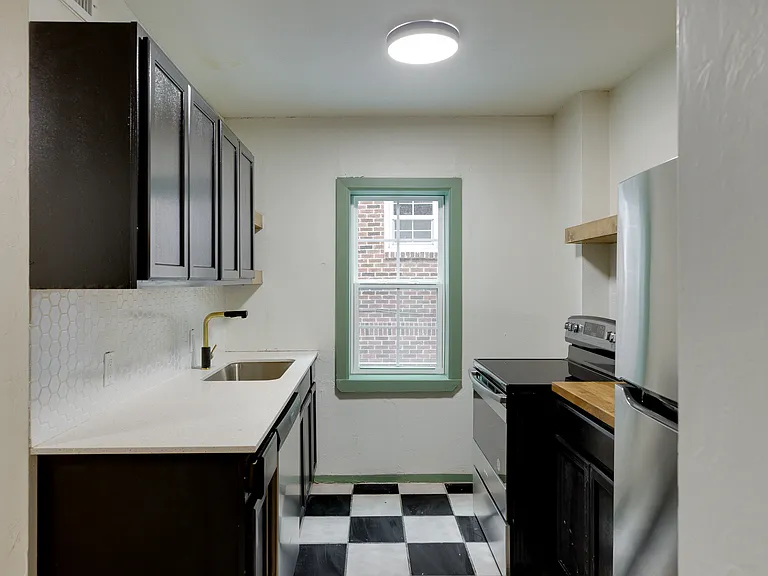 420 NW 26th St #2 — Photo 1
