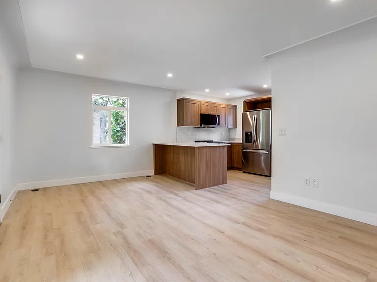 1270 N Logan St #9 — Photo 10