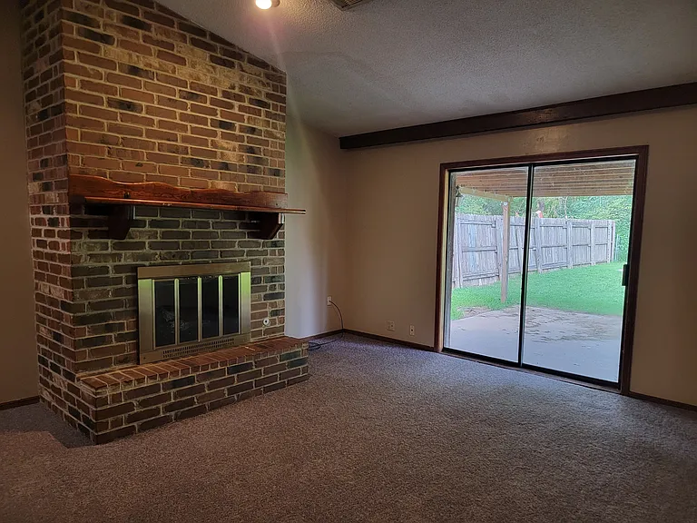 3201 Chisholm Trl — Photo 3