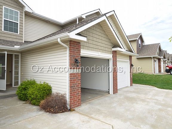 3rd image of 13624 Oak Valley Dr