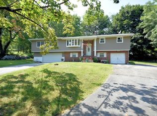 3 Sheba Dr, Sussex, NJ 07461