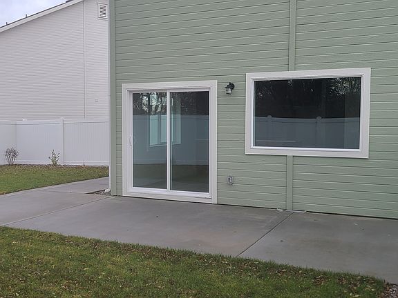 2nd image of 216 NE 3rd #216