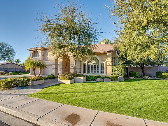 4th image of 1368 E Canyon Way