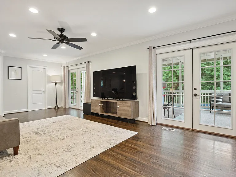 9911 Barnsbury Ct — Photo 9
