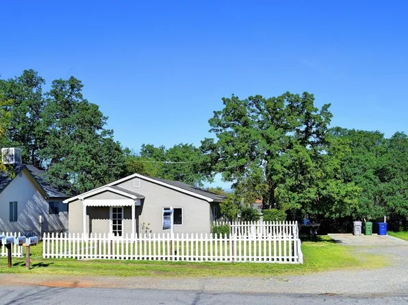 1755 Pleasant St, Redding, CA 96001