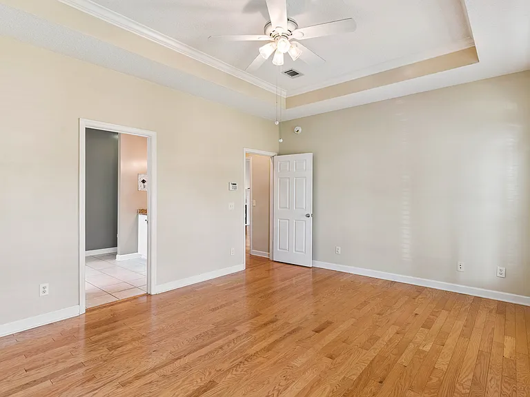 235 Wellington Pl — Photo 16