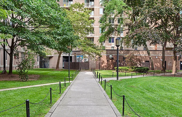 Rented by Corcoran | media 23