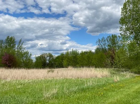 1st St NE, New Prague, MN 56071