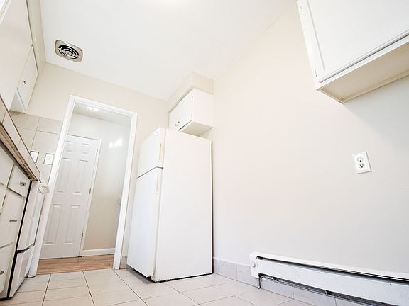 4th image of 2121 N Kilpatrick St #2123