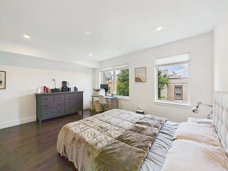 1335 S Garnet St — Photo 47