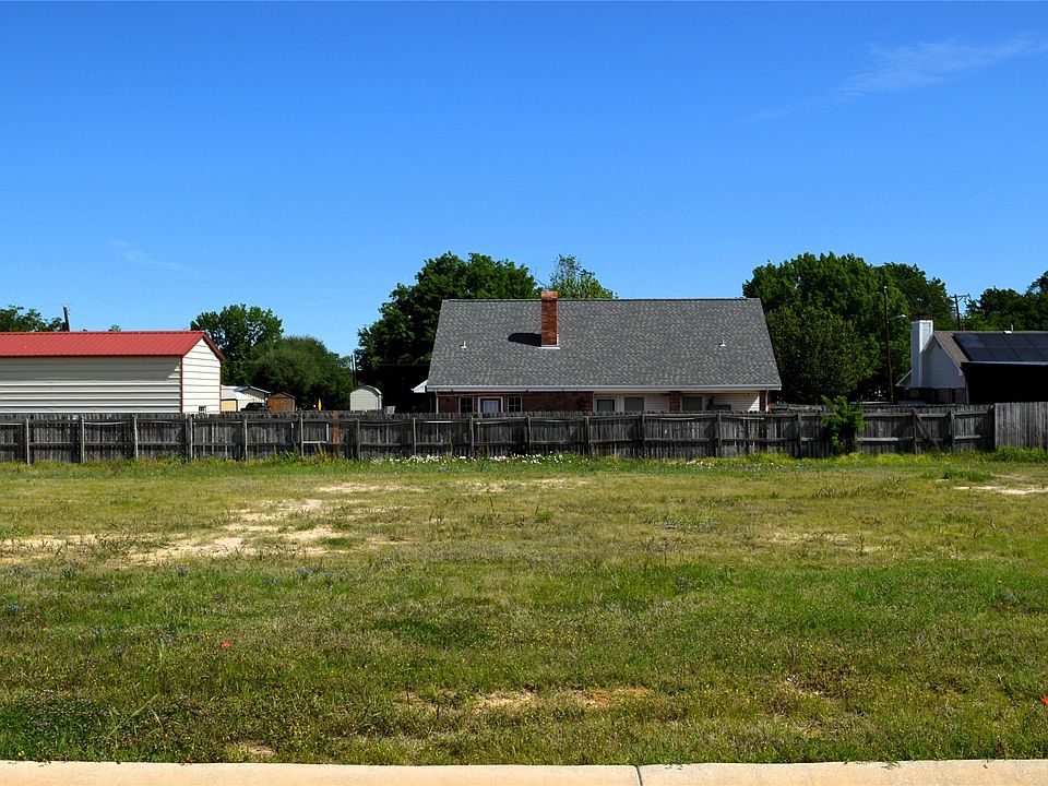 2nd image of 310 Preston Rd