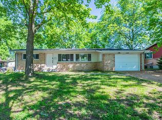 2385 Stirrup Ln, Florissant, MO 63033