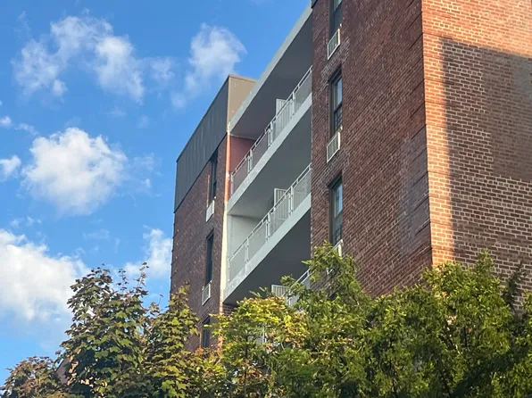 3235 Emmons Ave APT 715, Brooklyn, NY 11235