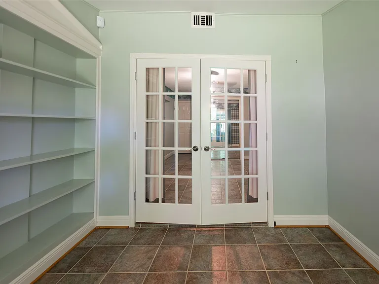 7546 Maple Tree Dr — Photo 33