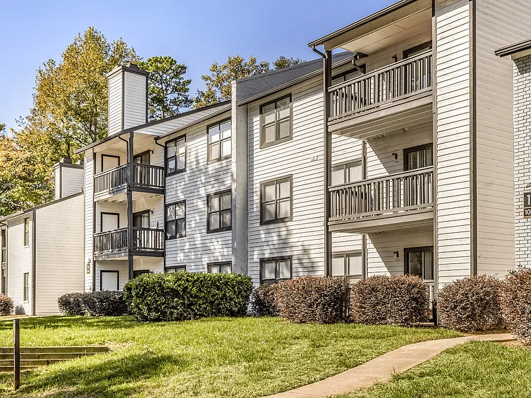 Paces Pointe Apartment Homes — Photo 5