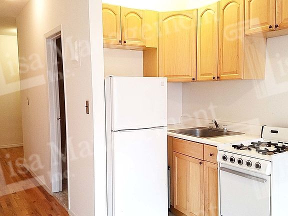 3rd image of 426 W 48th St #4B