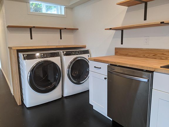 3rd image of 1736 S Jackson Ave Unit 2