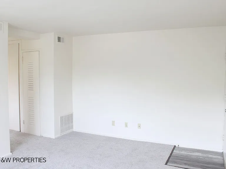 Clifton Woods Apartments — Photo 28