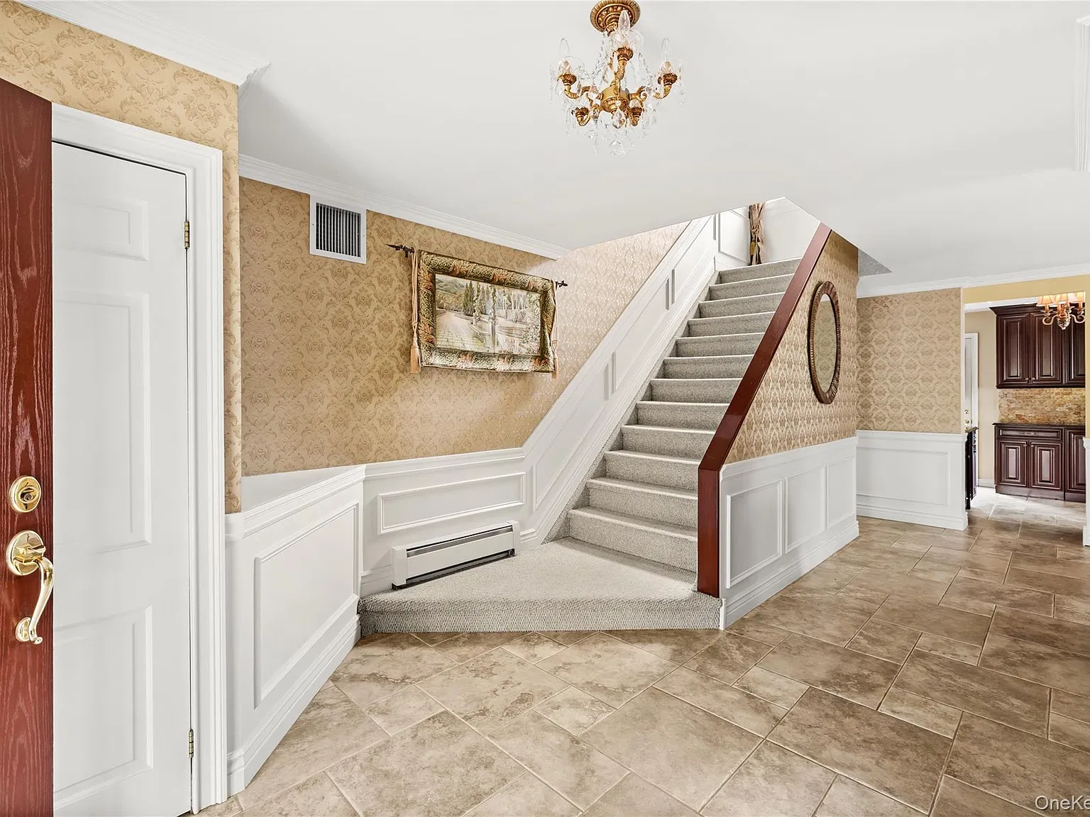 4 bed, 2.5 bath, 2451 sqft, $7,000 — Photo 2