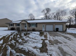 9432 Auburn Rd, Fort Wayne, IN 46825