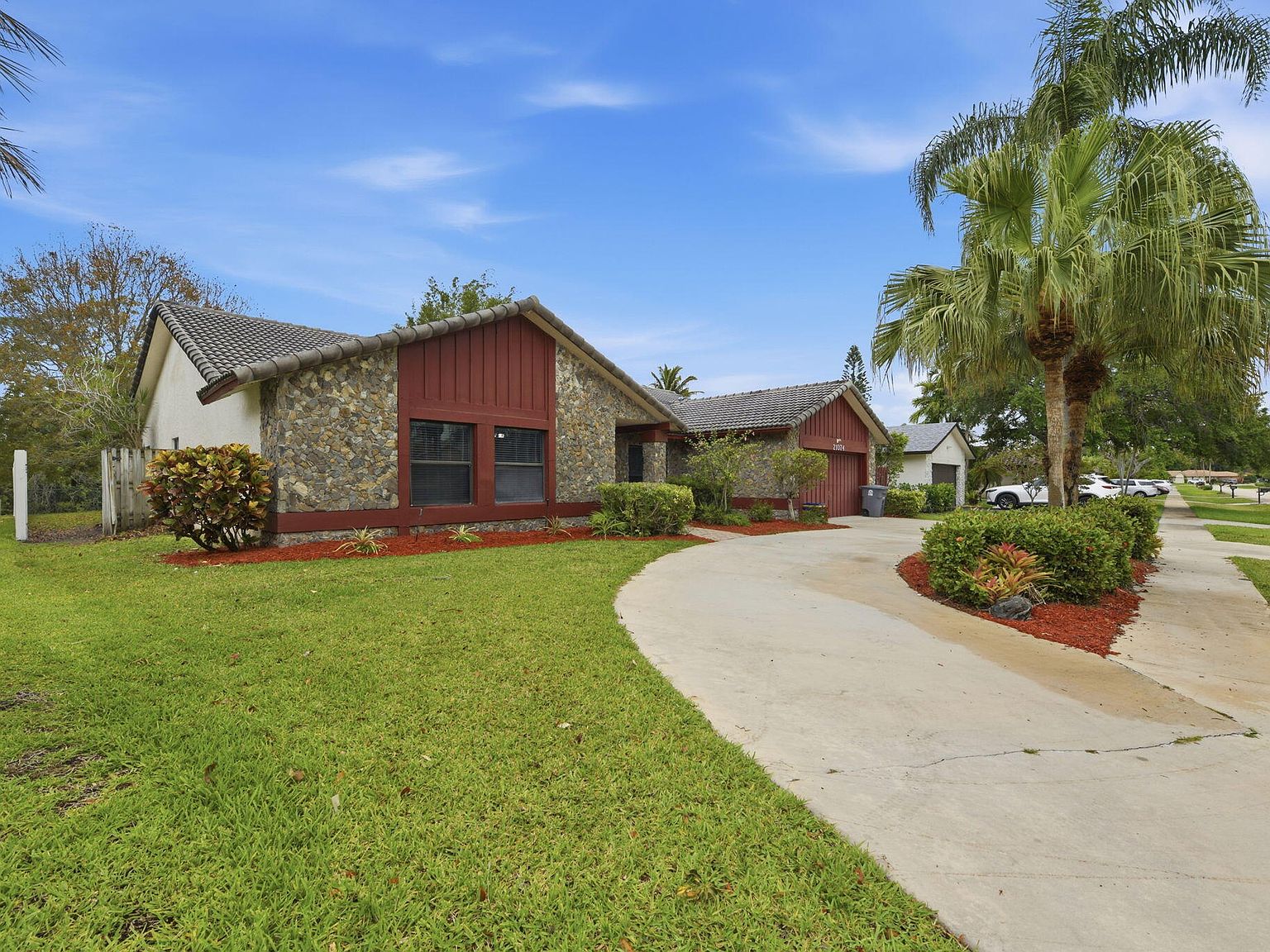 21074 Shady Vista Lane