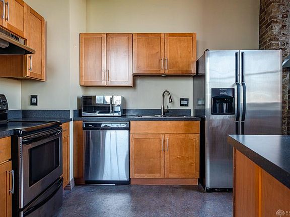 4th image of 434 E 1st St #302