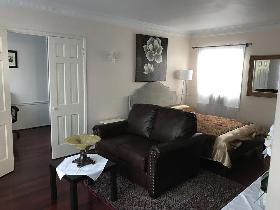 1st image of 215 N La Peer Dr APT 9