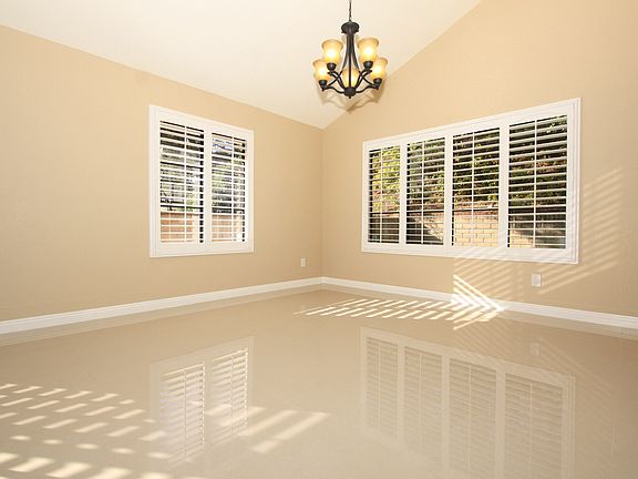 3rd image of 2633 Saleroso Dr