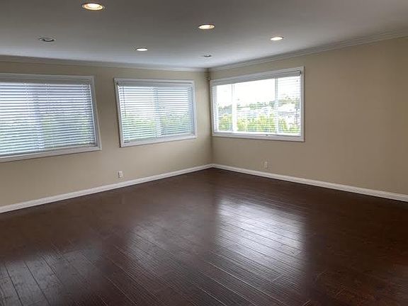 2nd image of 1049 W 13th St APT 5