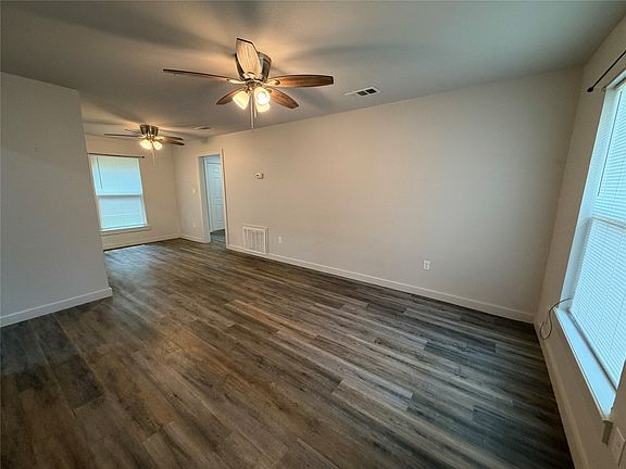 5th image of 809 Van Buren Dr