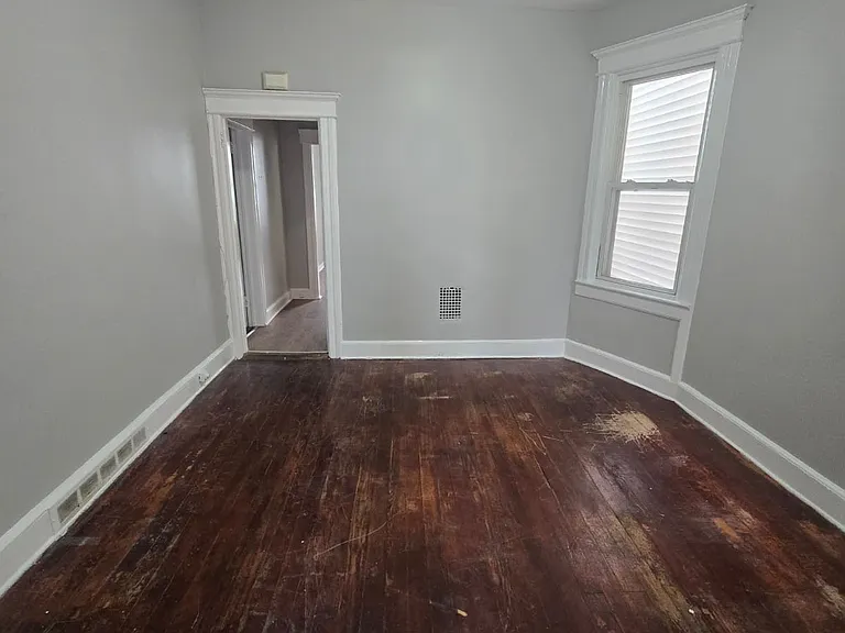 313 Armstrong Ave #1A — Photo 4
