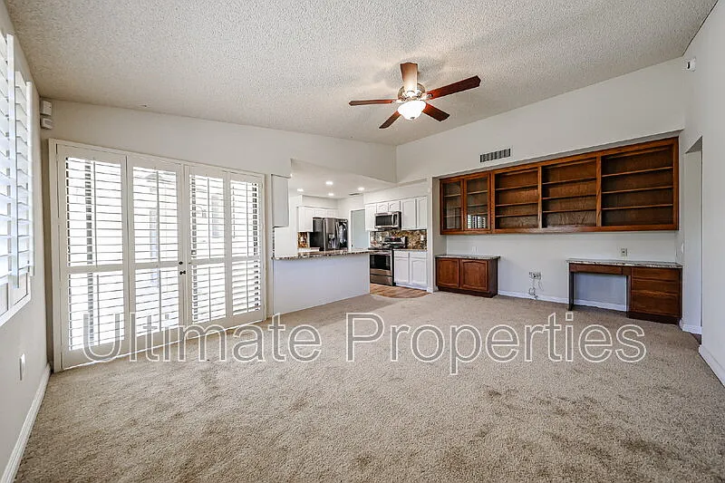 2 bed, 2.0 bath, 2020 sqft, $1,895 — Photo 3