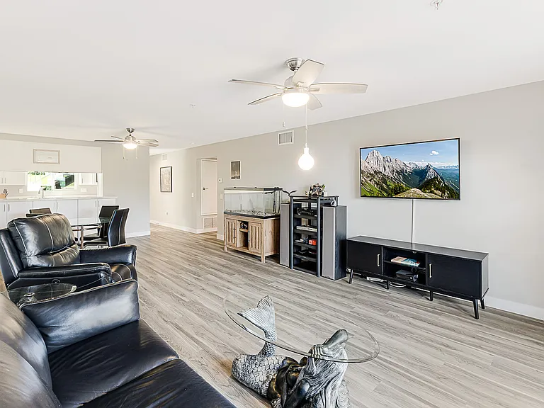 6441 Kanan Dume Rd — Photo 5