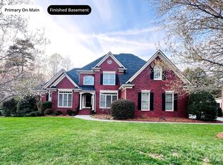 2110 Highland Forest Dr, Waxhaw, NC 28173