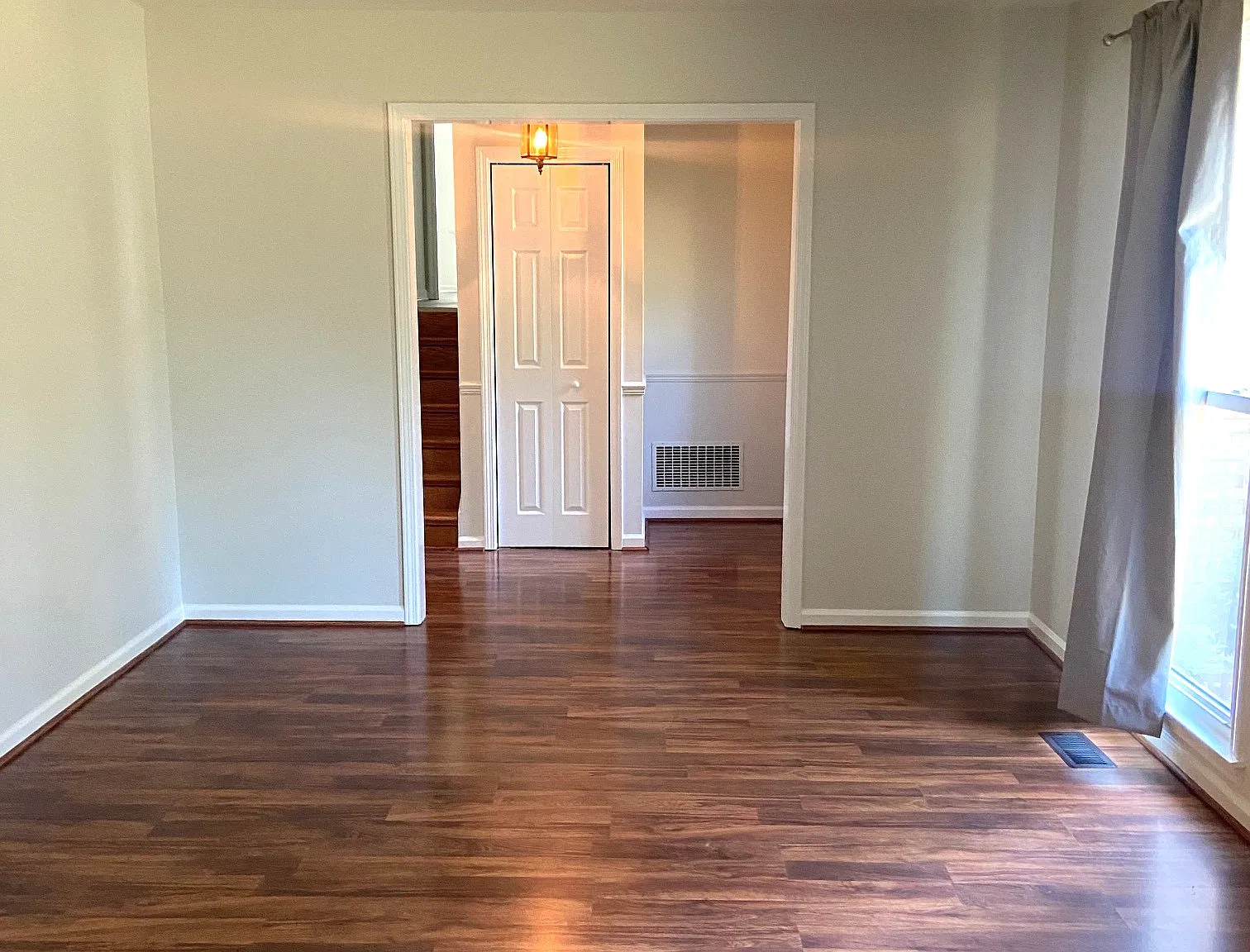 4 bed, 2200 sqft, $2,300 — Photo 4